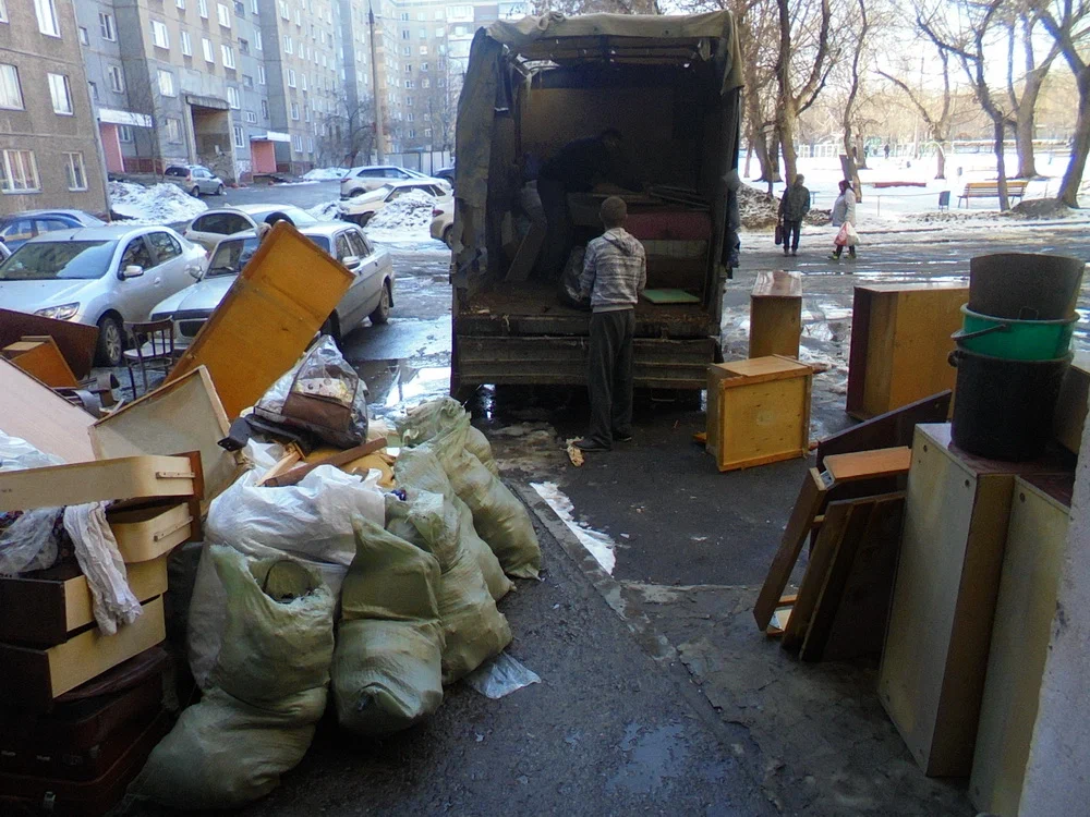 Вывоз мусора из подвала с утилизацией в Йошкаре-Ола в октябре