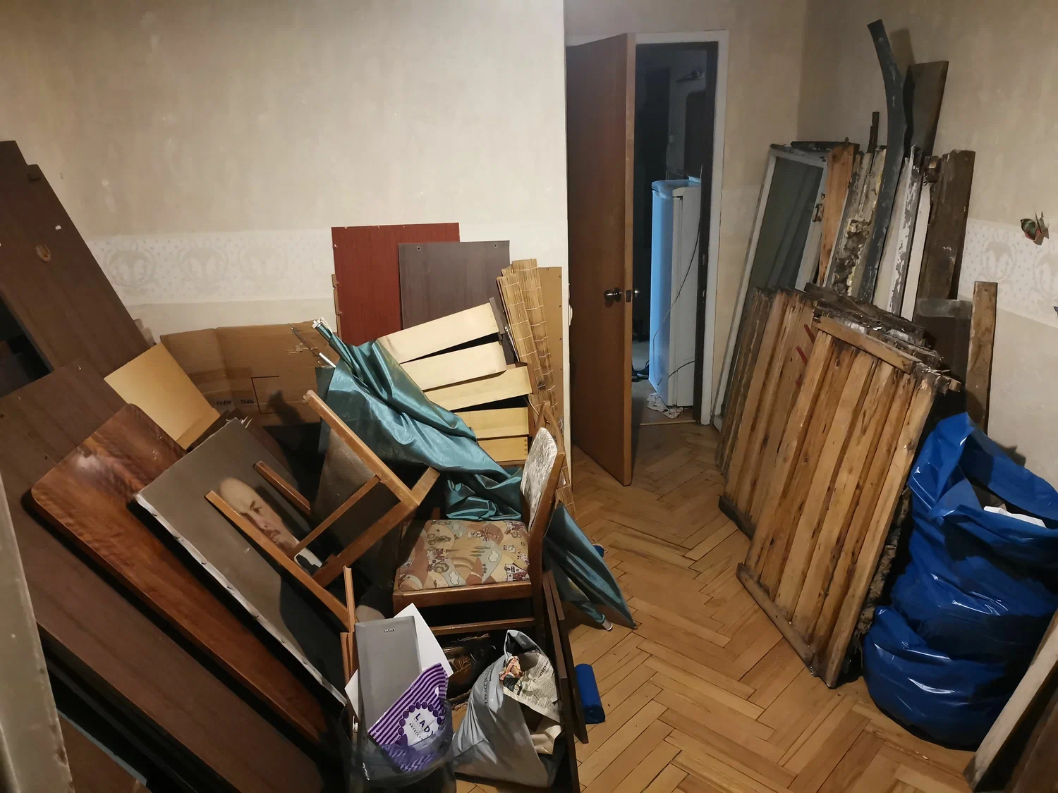Демонтаж мебели с вывозом и утилизацией в Йошкаре-Ола в октябре